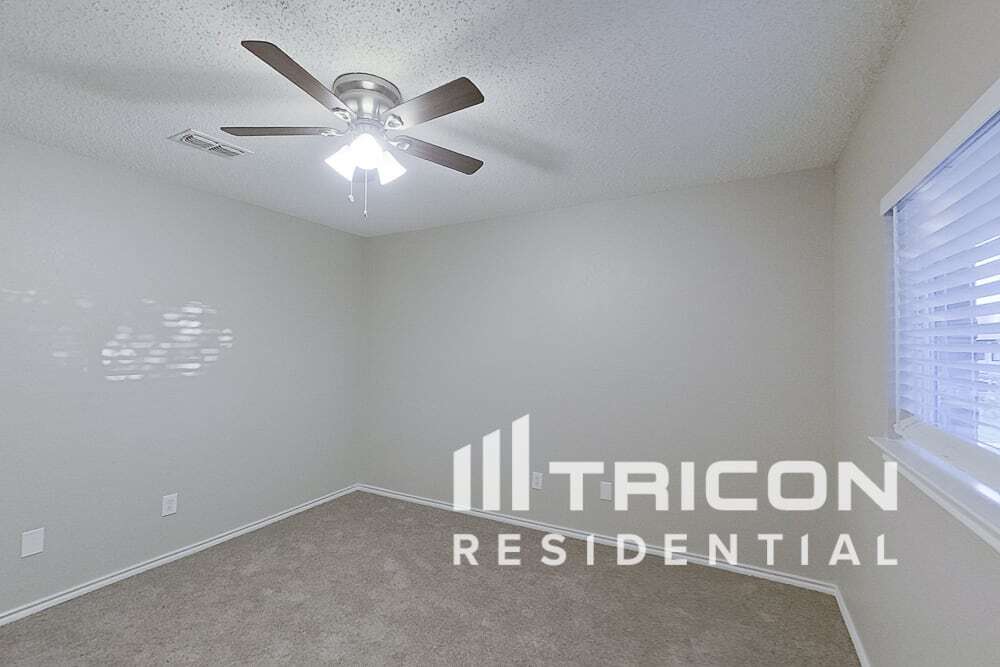 Building Photo - 2208 Capstan Dr