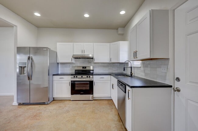 Building Photo - 1003-1005 Orchard St