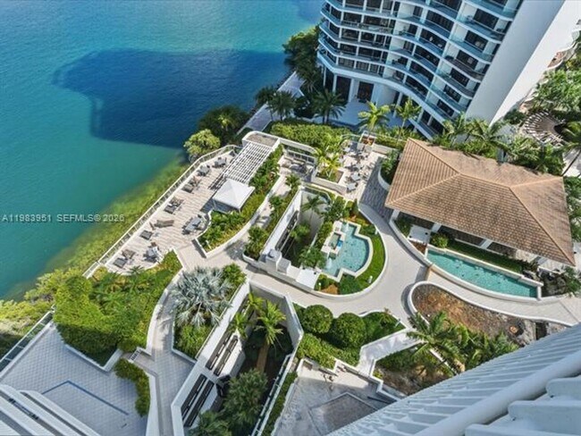 Building Photo - 3000 Island Blvd