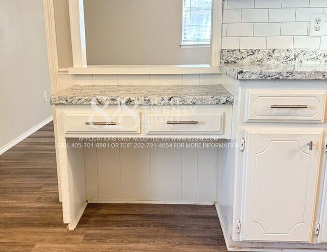 Building Photo - NICE 3 BED/1.5 BATH ON QUIET CUL-DE-SAC IN...