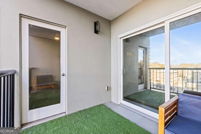 Building Photo - 275 13th St NE