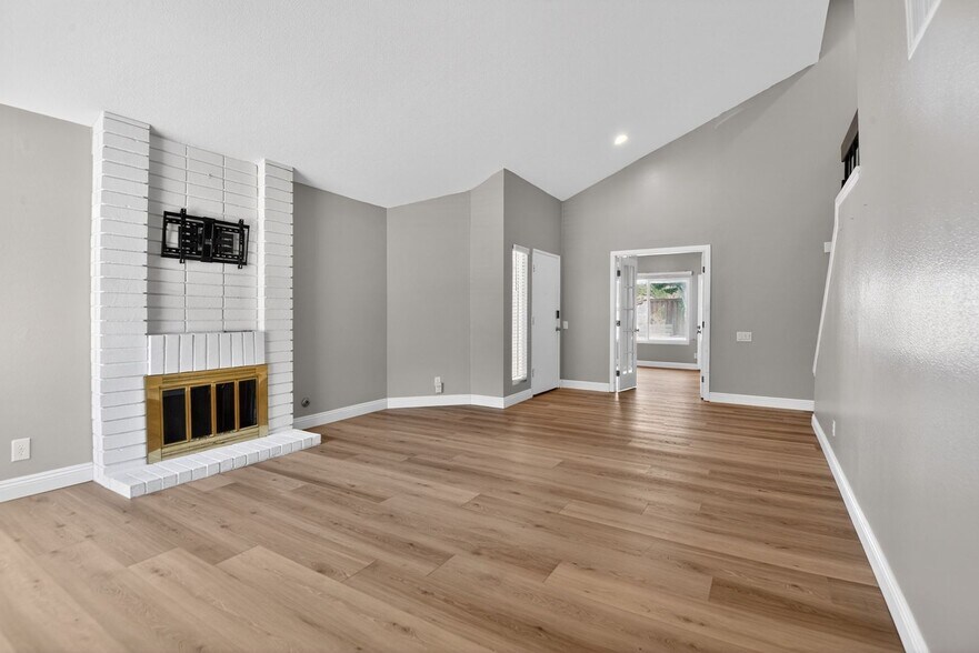 Building Photo - 2173 Arbor Cir