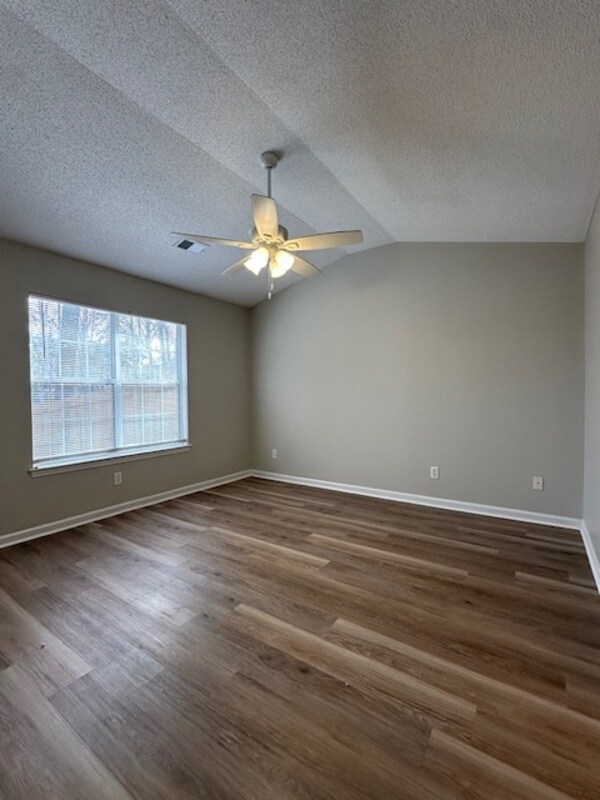 Building Photo - 121 Fair Haven Way
