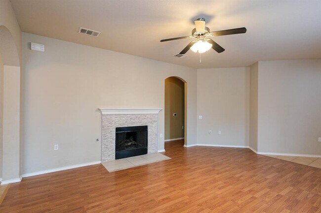 Building Photo - 10312 Lone Pine Ln