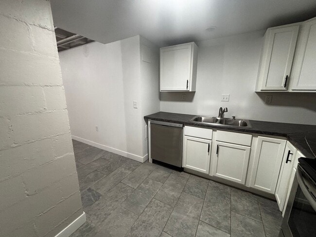 Building Photo - 1730 Converse Ave