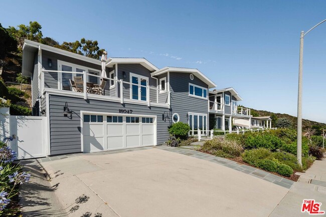Building Photo - 18047 Blue Sail Dr