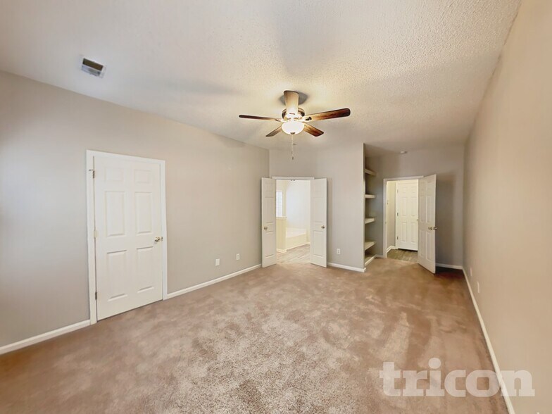 Building Photo - 110 Fawnhill Ct