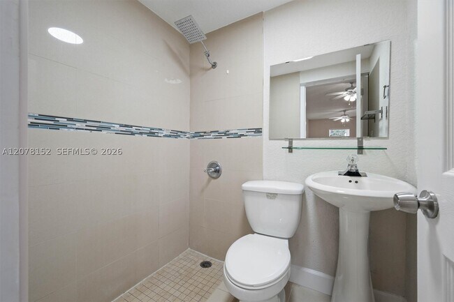 Building Photo - 292 E 55th St