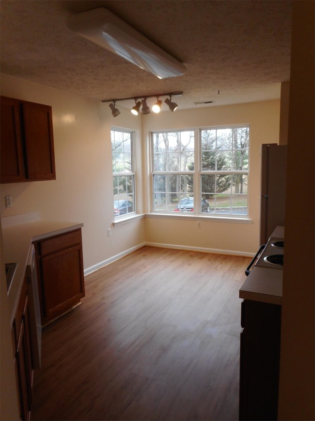 Building Photo - 108 Bayland Dr
