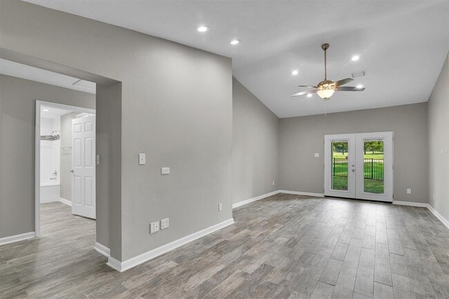 Building Photo - 3555 Balboa Cir