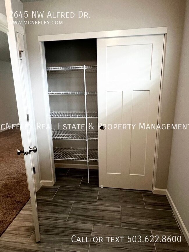 Building Photo - 2645 Alfred Dr