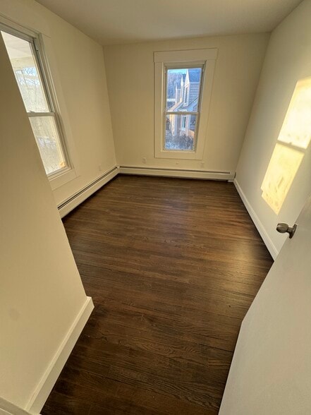 Building Photo - 7 Somers St