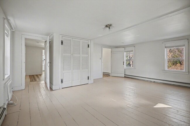 Building Photo - 739 Sergeantsville Rd