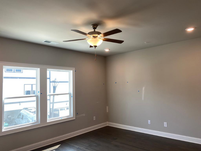 Building Photo - 1041 Knoxboro Ln