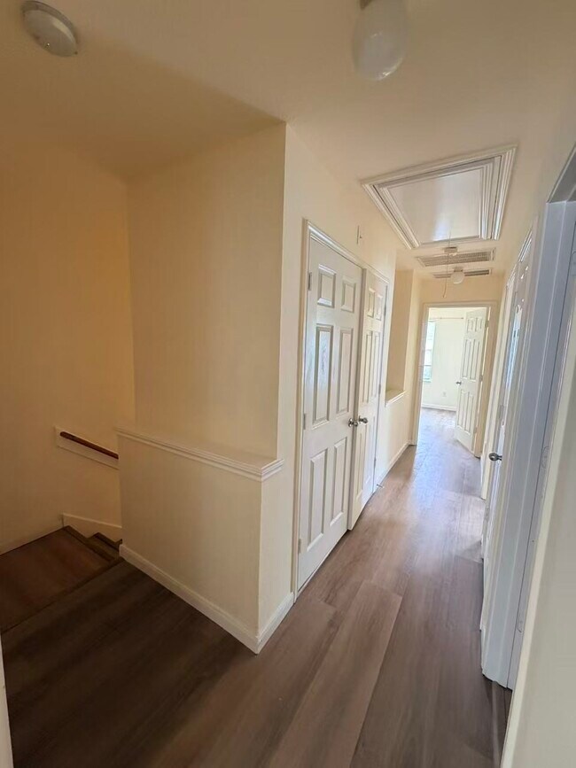 Building Photo - 8006 Singing Sonnet Ln