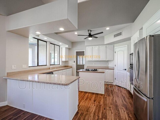 Building Photo - 10033 N 55th Pl