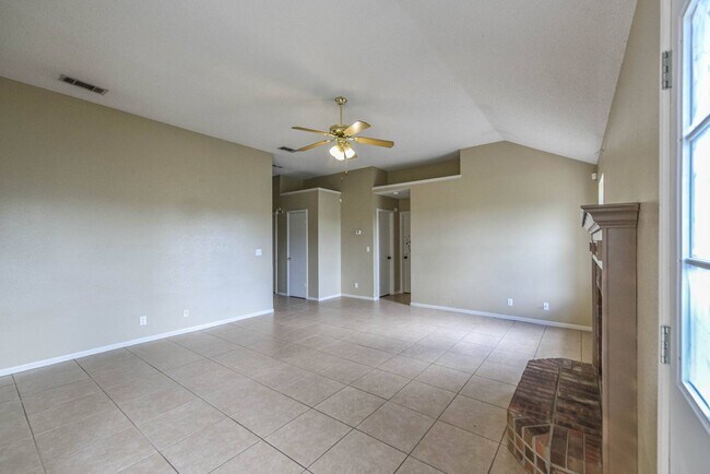 Building Photo - 3507 Christie Dr