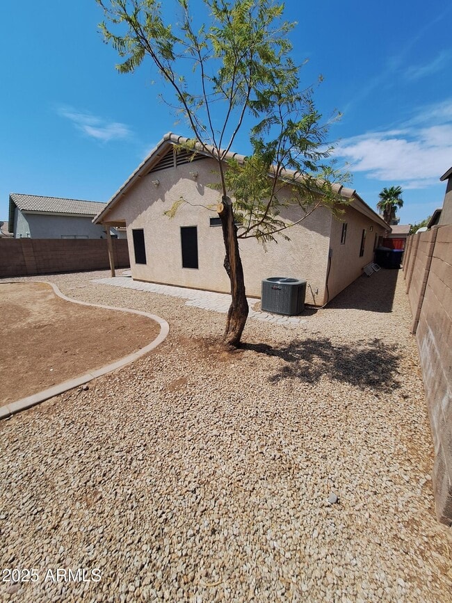 Building Photo - 13621 N 129th Dr