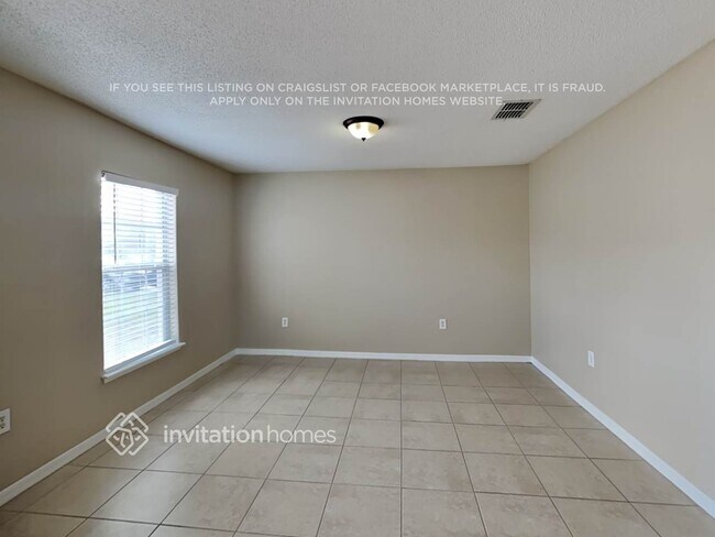 Building Photo - 833 Sun Ridge Village Dr