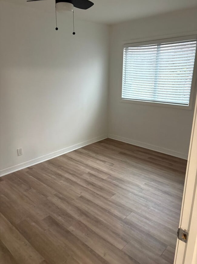 Building Photo - Nice 2 Bedroom