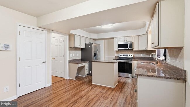 Building Photo - 11921 Stonehenge Dr