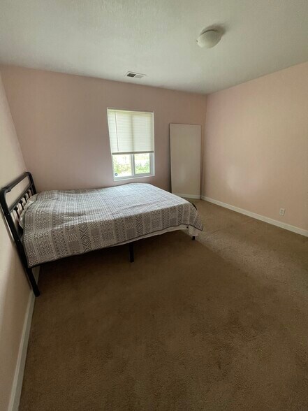 Primary Photo - 6890 E 60th Pl