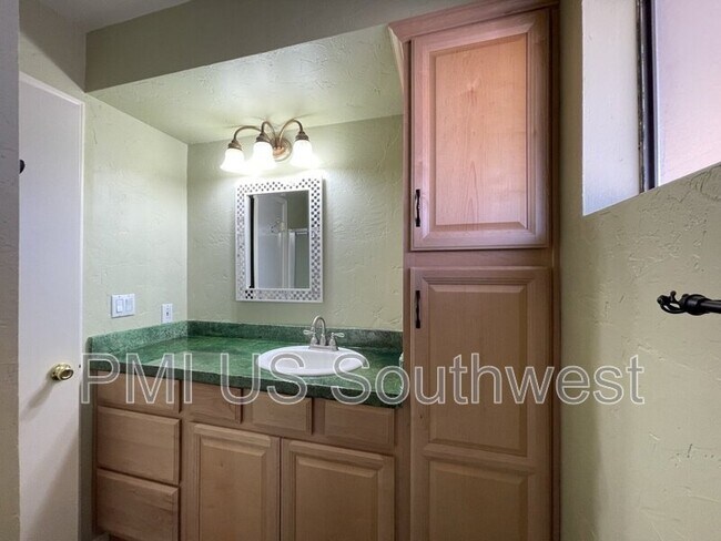 Building Photo - 1394 Mirada Dr