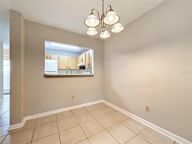 Building Photo - 2113 NE 38th St