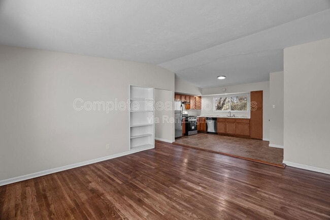 Building Photo - 9915 Castle Dr