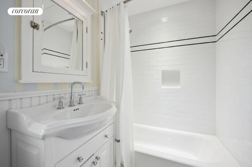 Building Photo - 205B Windmill Ln