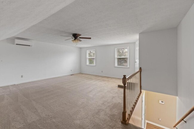 Building Photo - 709 Sandburg Pl