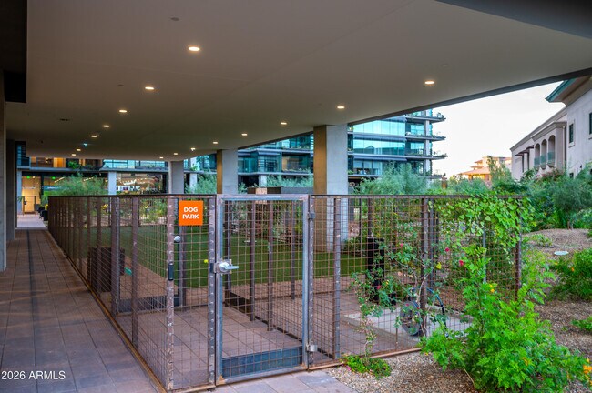 Building Photo - 7180 E Kierland Blvd