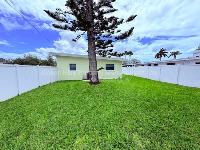 Building Photo - 1000 Bay Pine Blvd