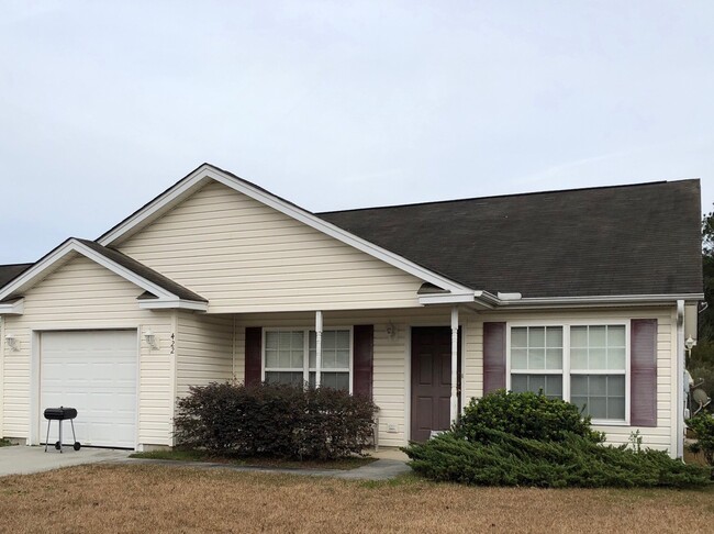 Primary Photo - 3 Bedroom 2 Bath House in Quail Hill - Goo...