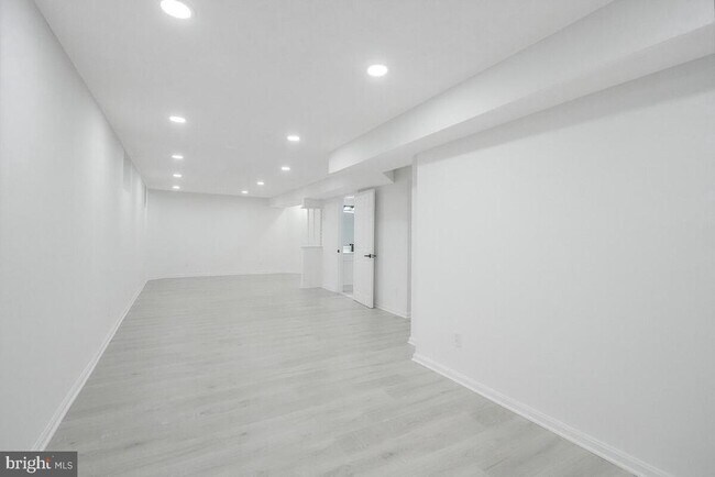 Building Photo - 6304 Juanita Ct