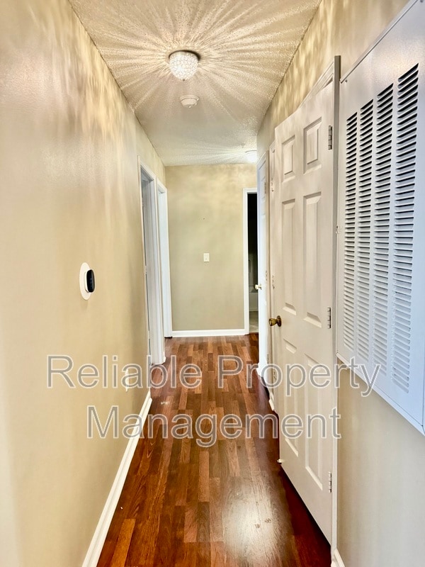 Building Photo - 203 Sturbridge Dr