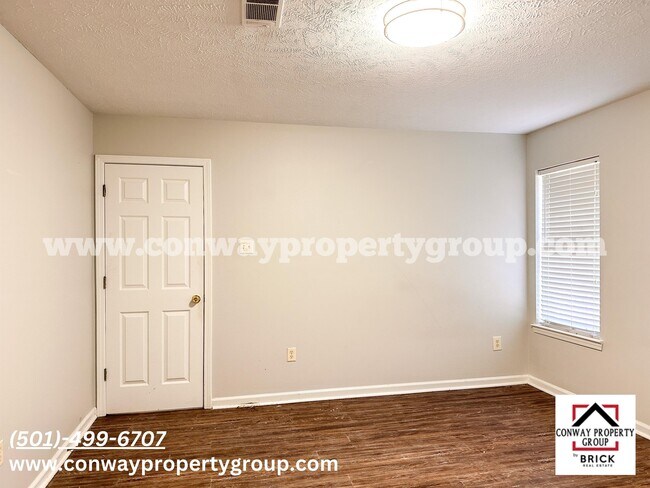 Building Photo - 1440 Pyramid Dr