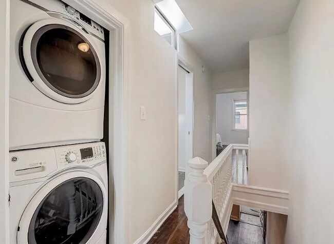 Building Photo - Bright 3-Bed, 2.5-Bath Gem Next to Patters...