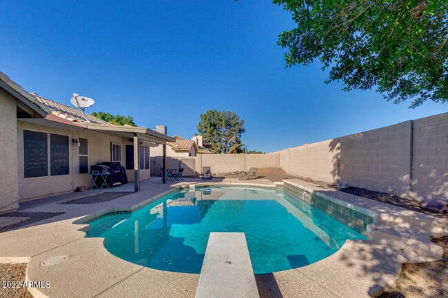 Building Photo - 12719 N 72nd Ave