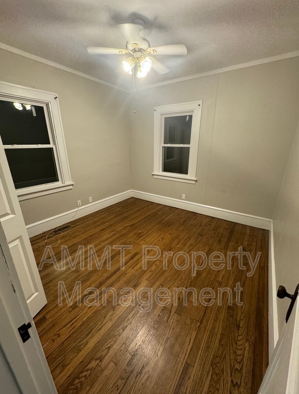 Building Photo - 2507 B Ave NE