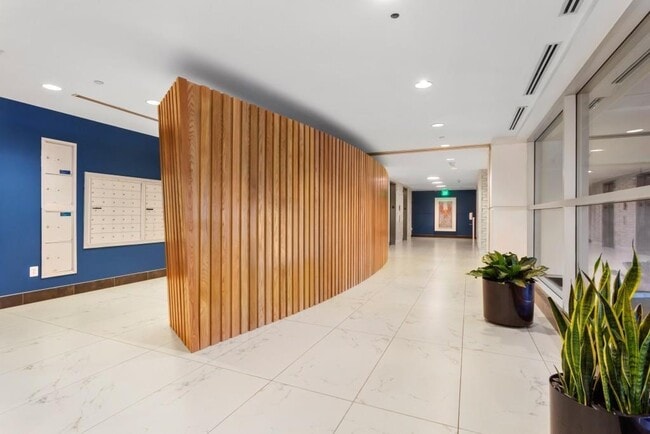 Building Photo - 923 Peachtree St NE