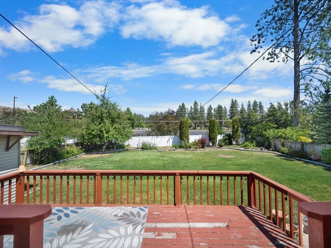 Building Photo - Spacious 4-Bedroom Pet-Friendly Home in North Spokane