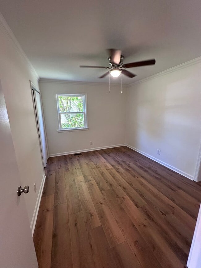 Building Photo - House for Rent