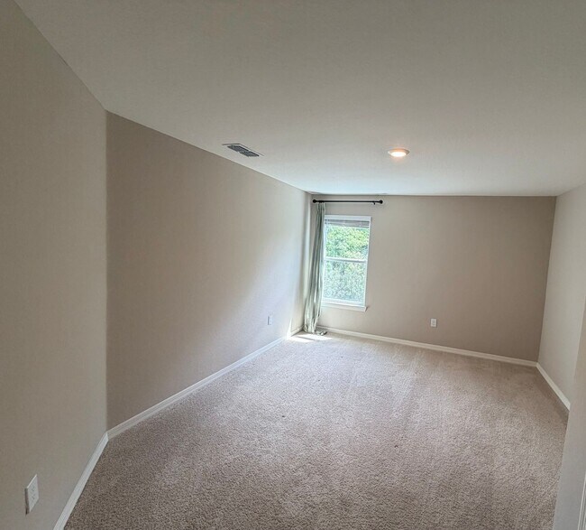 Building Photo - Modern 3BR Townhome in Plant City – Move-In Ready