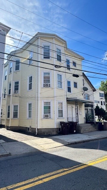 Building Photo - 67 School St