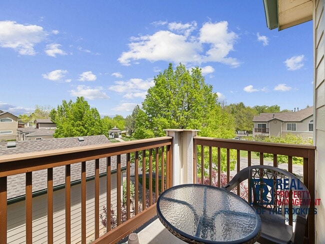 Building Photo - Charming 1-Bedroom Oasis with Vaulted Ceil...