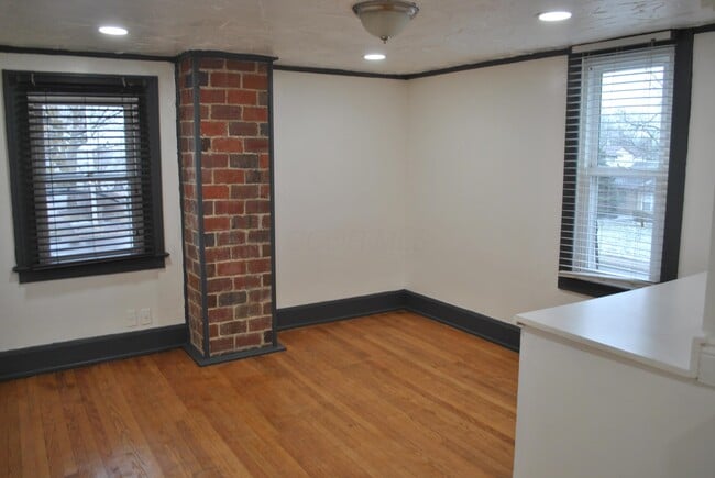 Building Photo - 3711 Broadway