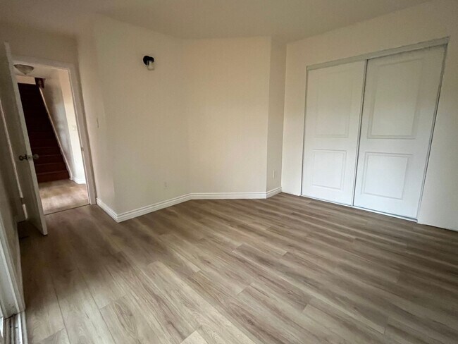 Building Photo - 3205-3207 42nd St.