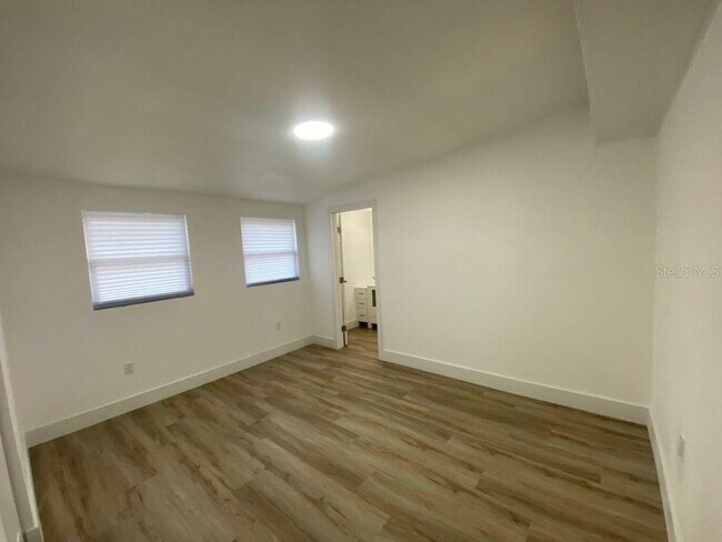 Building Photo - 22011 Catherine Ave