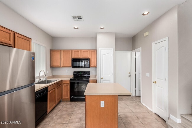 Building Photo - 7503 S 14th St